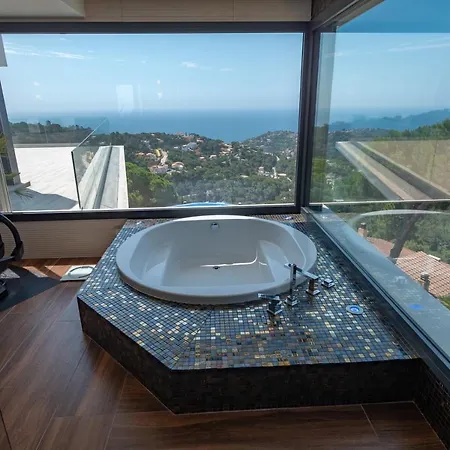 Eleonora Lux Villa