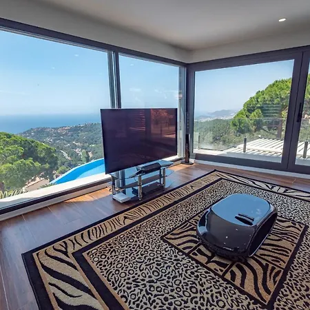 Eleonora Lux Villa Lloret de Mar