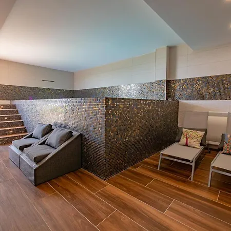 Eleonora Lux Villa